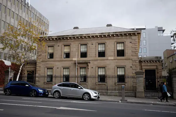 145 Macquarie St